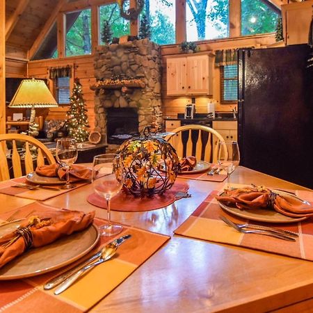 Beary Cozy Cabin Севьервилл Экстерьер фото